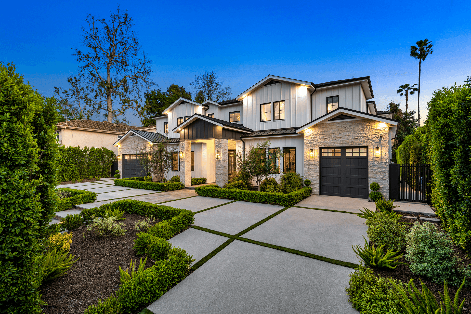 What REALLY Makes Landscaping Fireproof? Experts Weigh In